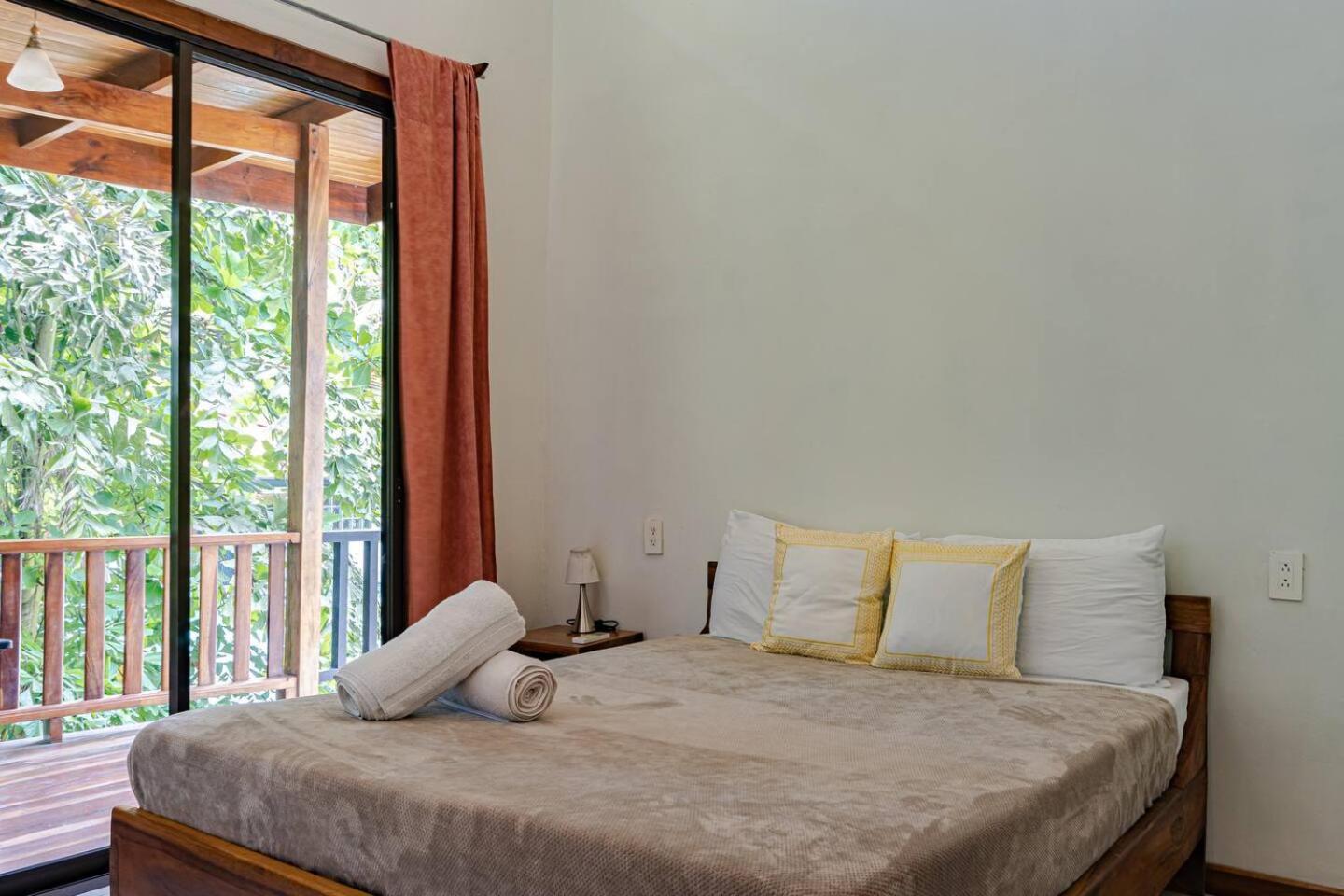 Surfside Apartments - Mal Pais Malpaís Eksteriør billede
